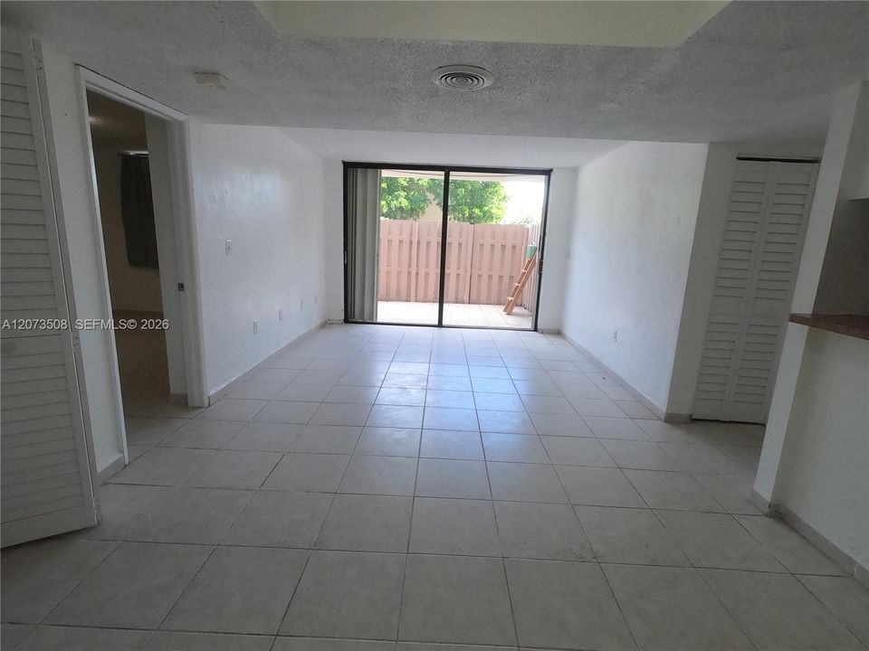 For Rent: $2,150 (2 beds, 2 baths, 827 Square Feet)