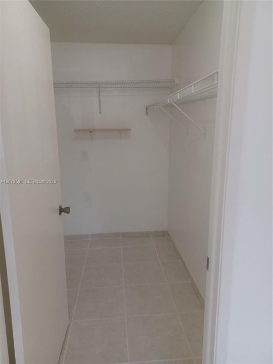 For Rent: $2,150 (2 beds, 2 baths, 827 Square Feet)