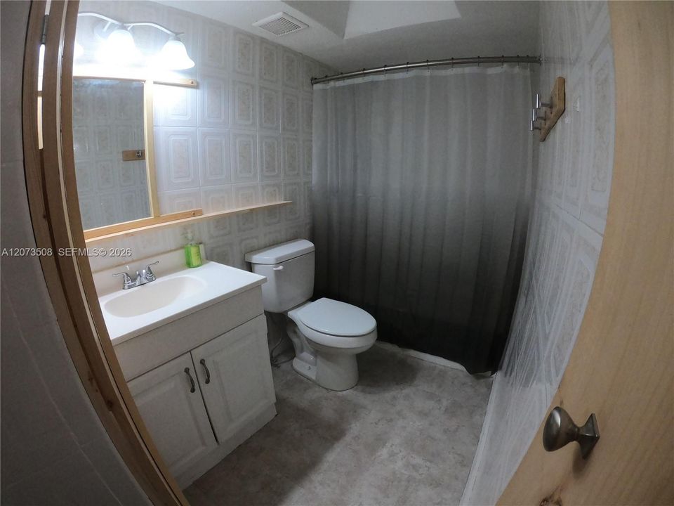 For Rent: $2,150 (2 beds, 2 baths, 827 Square Feet)