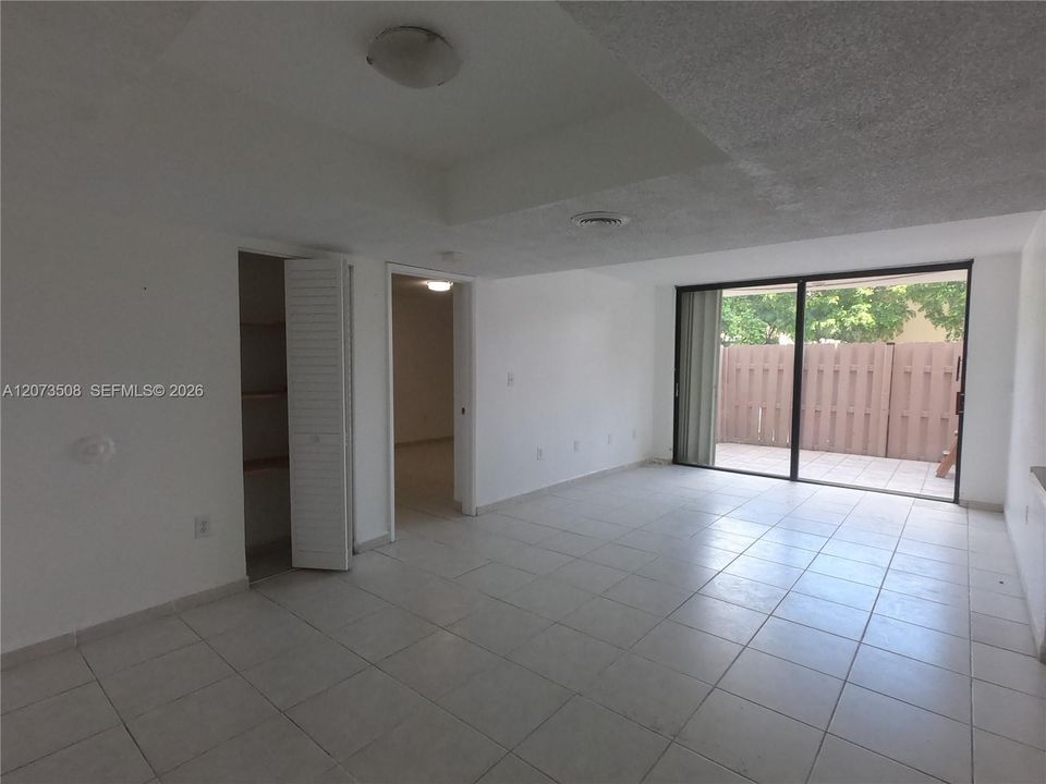 For Rent: $2,150 (2 beds, 2 baths, 827 Square Feet)