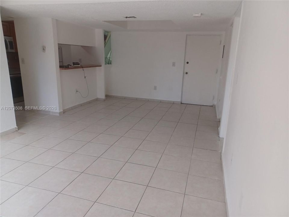 For Rent: $2,150 (2 beds, 2 baths, 827 Square Feet)