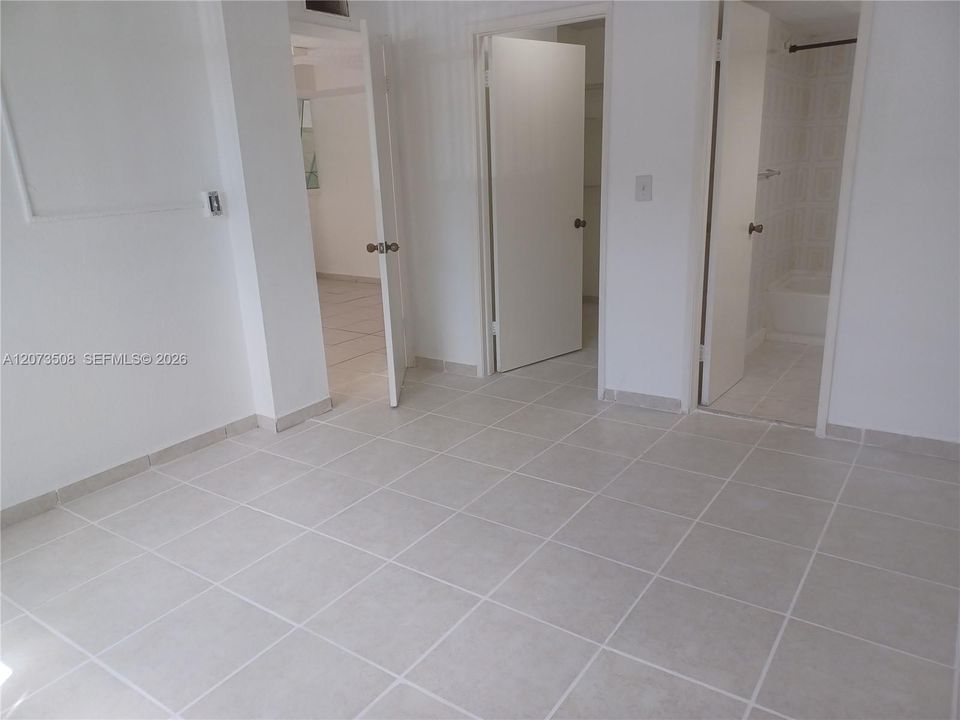 For Rent: $2,150 (2 beds, 2 baths, 827 Square Feet)