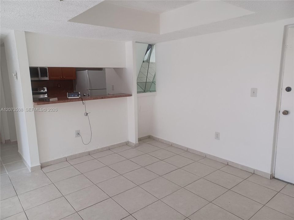 For Rent: $2,150 (2 beds, 2 baths, 827 Square Feet)
