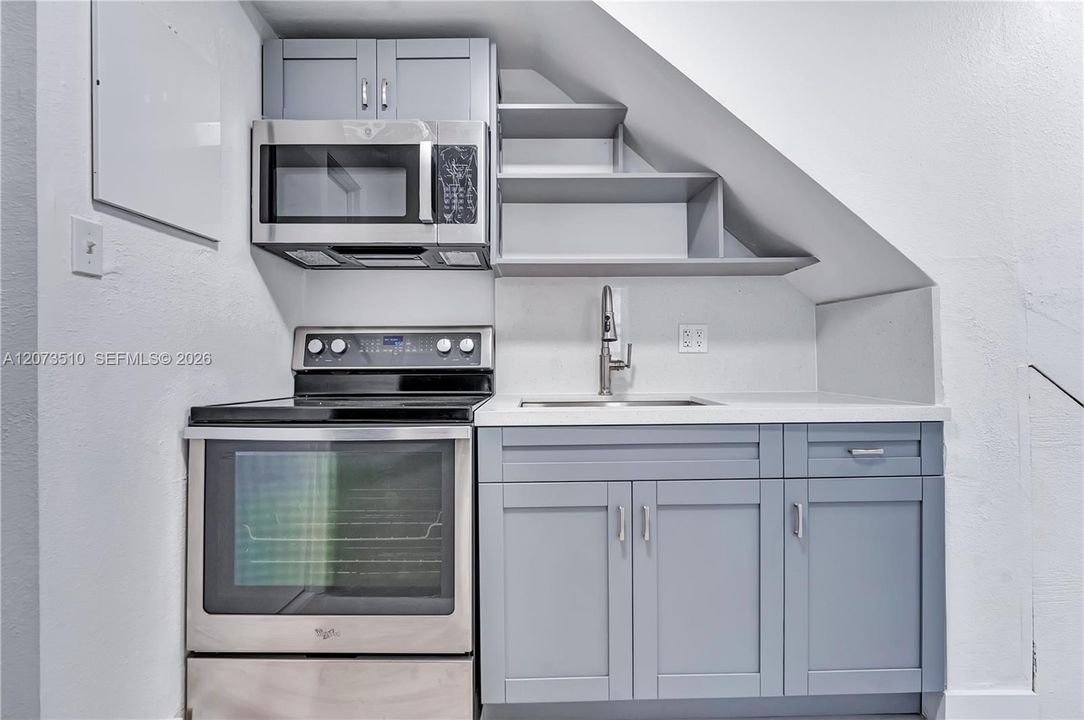 В аренду: $2,250 (2 спален, 1 ванн, 750 Квадратных фут)