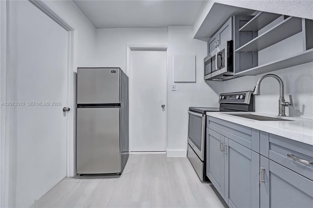 В аренду: $2,250 (2 спален, 1 ванн, 750 Квадратных фут)