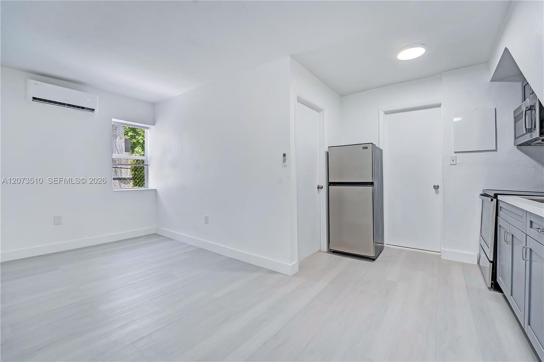В аренду: $2,250 (2 спален, 1 ванн, 750 Квадратных фут)