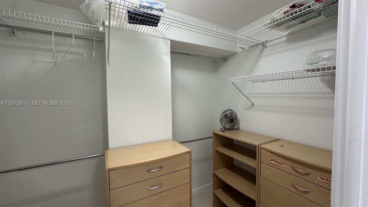 For Rent: $4,500 (3 beds, 3 baths, 2262 Square Feet)