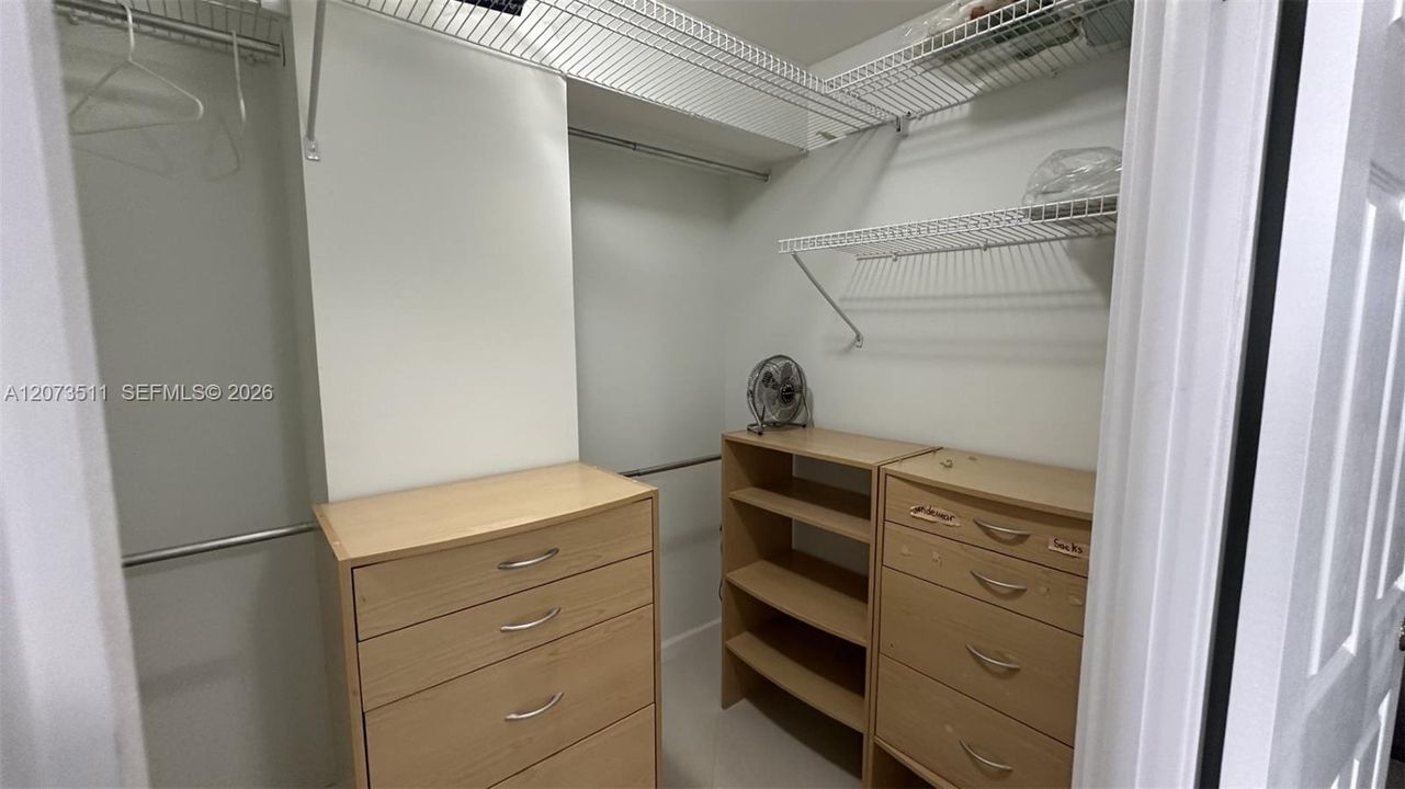 For Rent: $4,500 (3 beds, 3 baths, 2262 Square Feet)