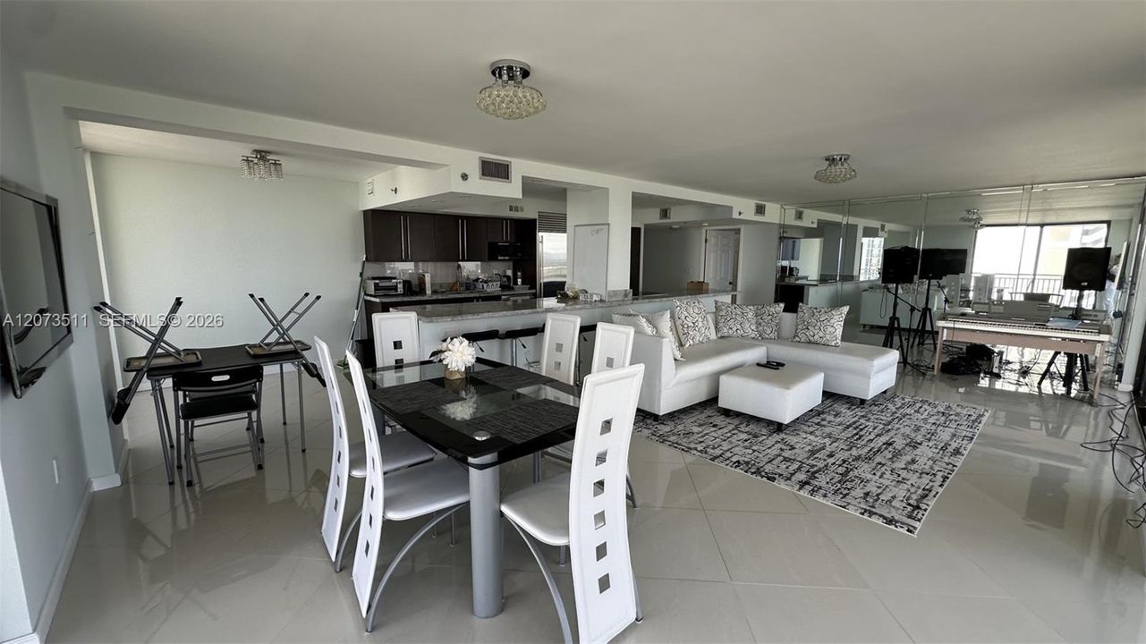 For Rent: $4,500 (3 beds, 3 baths, 2262 Square Feet)