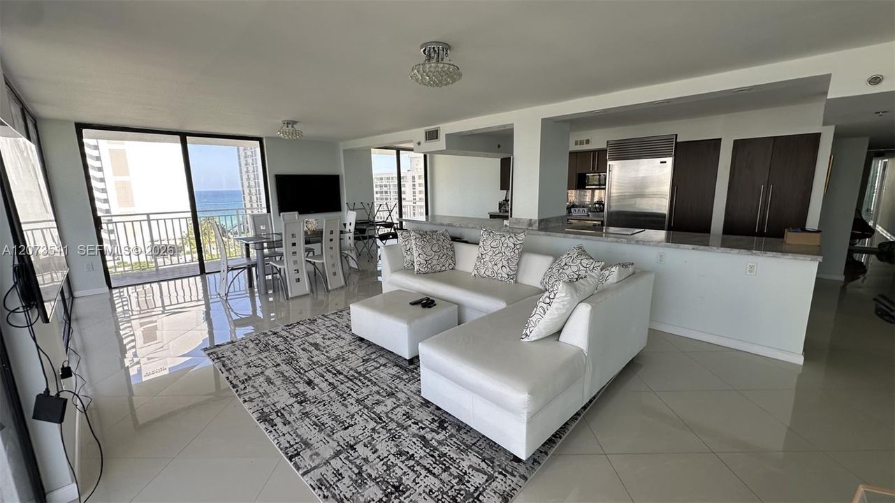 For Rent: $4,500 (3 beds, 3 baths, 2262 Square Feet)