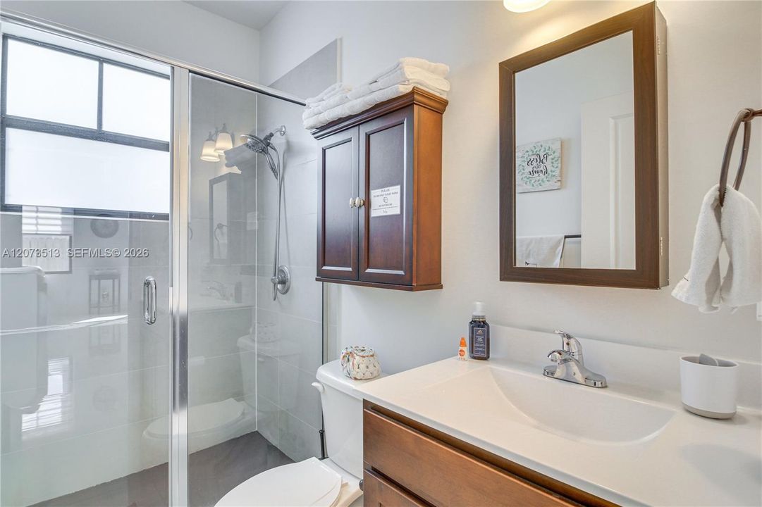 В аренду: $4,200 (3 спален, 2 ванн, 1778 Квадратных фут)