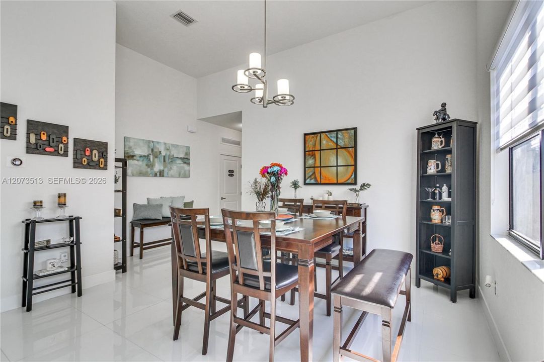 В аренду: $4,200 (3 спален, 2 ванн, 1778 Квадратных фут)