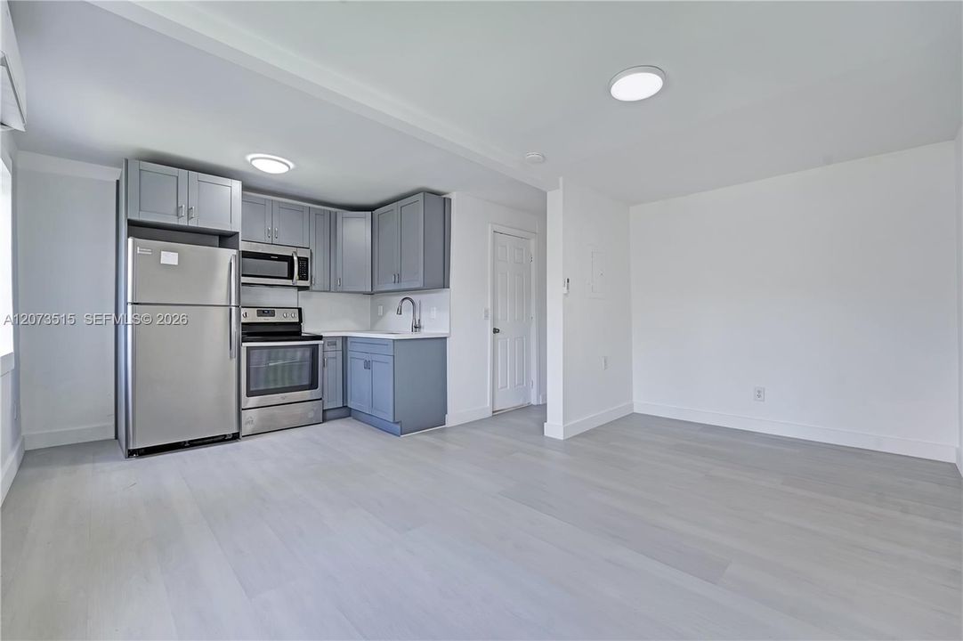В аренду: $2,000 (1 спален, 1 ванн, 750 Квадратных фут)