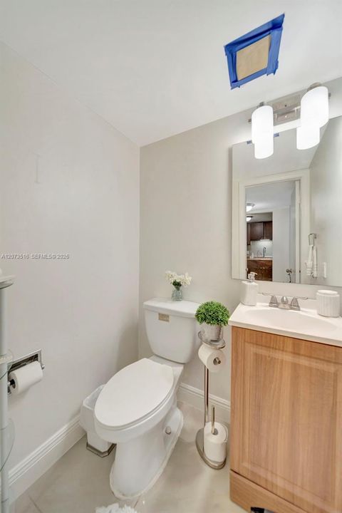 For Sale: $219,990 (1 beds, 1 baths, 646 Square Feet)