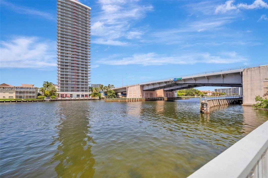 For Sale: $219,990 (1 beds, 1 baths, 646 Square Feet)