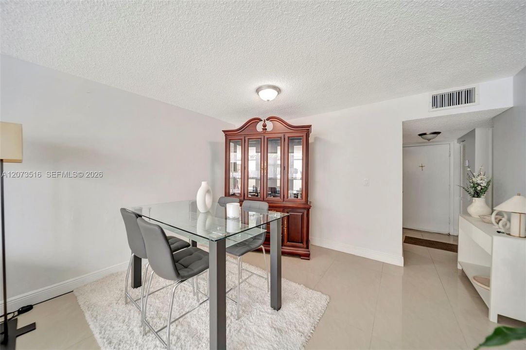 For Sale: $219,990 (1 beds, 1 baths, 646 Square Feet)