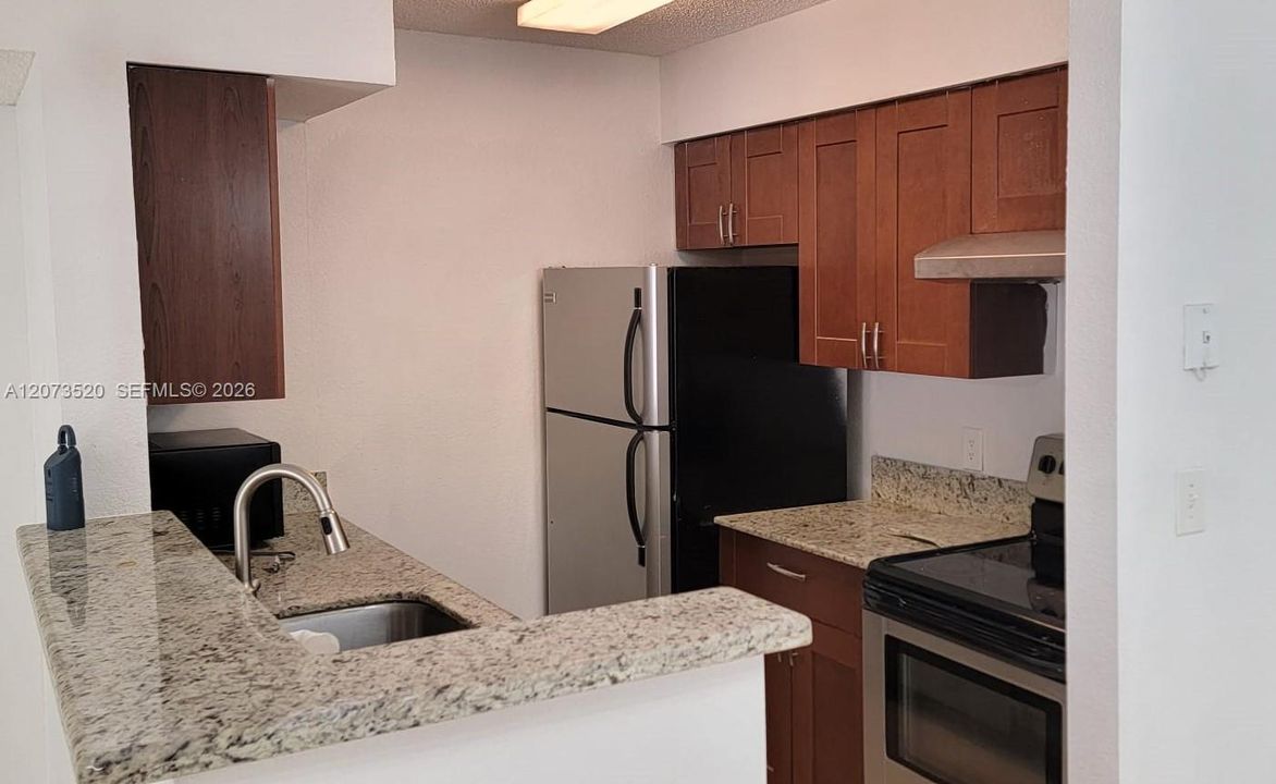 В аренду: $2,350 (2 спален, 2 ванн, 1100 Квадратных фут)