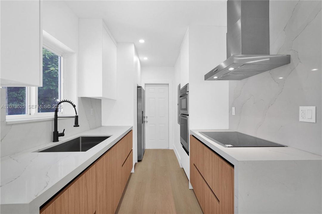 En Venta: $564,900 (3 camas, 1 baños, 900 Pies cuadrados)