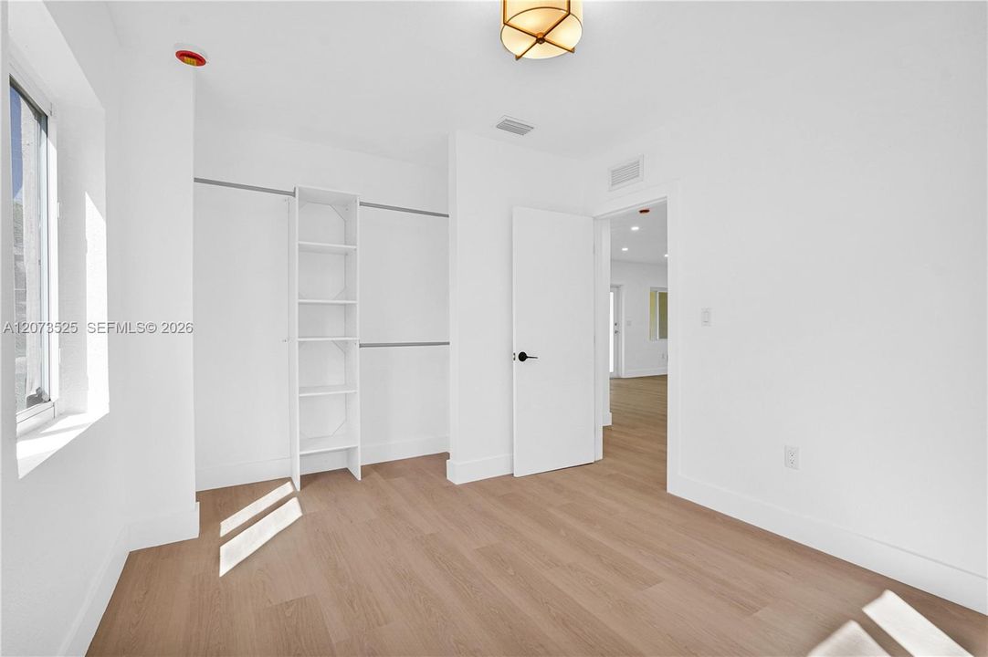 En Venta: $564,900 (3 camas, 1 baños, 900 Pies cuadrados)