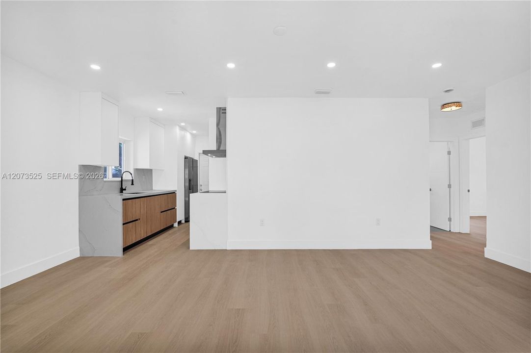 En Venta: $564,900 (3 camas, 1 baños, 900 Pies cuadrados)