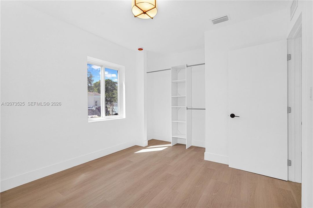 En Venta: $564,900 (3 camas, 1 baños, 900 Pies cuadrados)