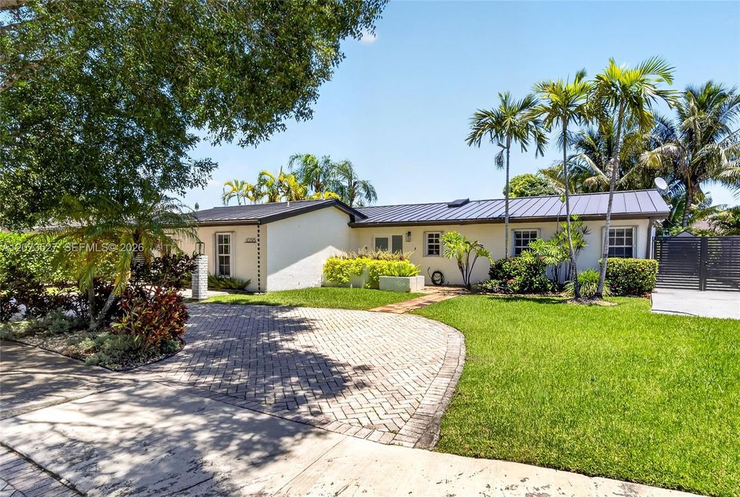 En Venta: $875,000 (3 camas, 3 baños, 2017 Pies cuadrados)