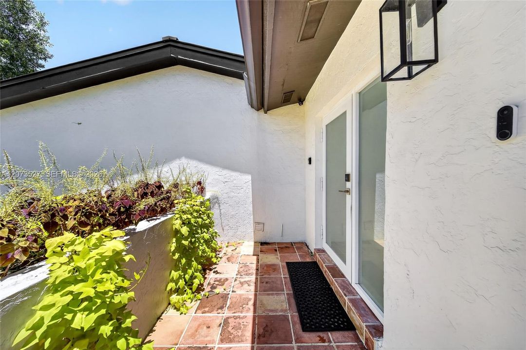 En Venta: $875,000 (3 camas, 3 baños, 2017 Pies cuadrados)