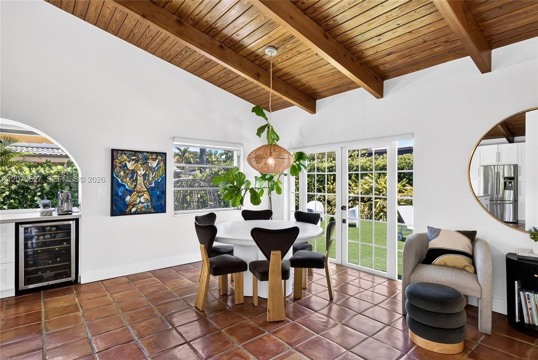 En Venta: $875,000 (3 camas, 3 baños, 2017 Pies cuadrados)