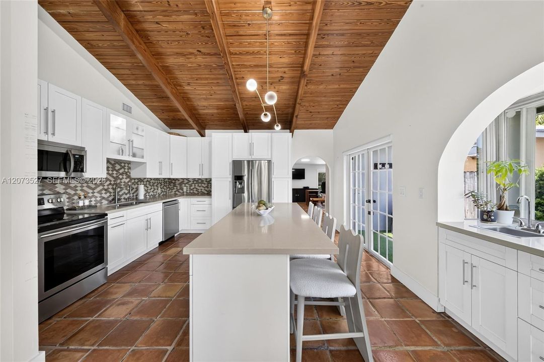 En Venta: $875,000 (3 camas, 3 baños, 2017 Pies cuadrados)