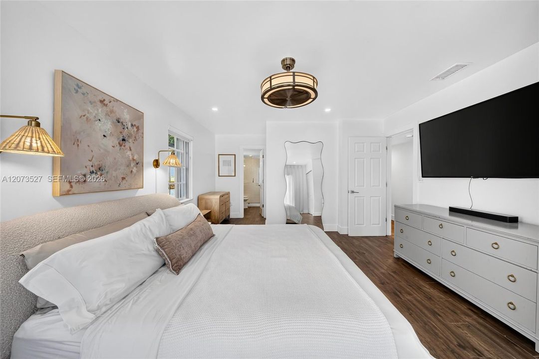 En Venta: $875,000 (3 camas, 3 baños, 2017 Pies cuadrados)