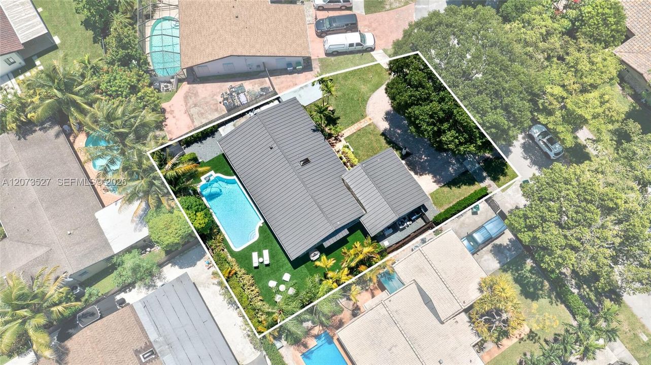 En Venta: $875,000 (3 camas, 3 baños, 2017 Pies cuadrados)