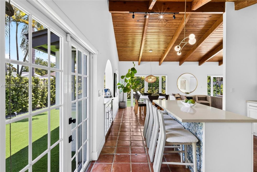 En Venta: $875,000 (3 camas, 3 baños, 2017 Pies cuadrados)