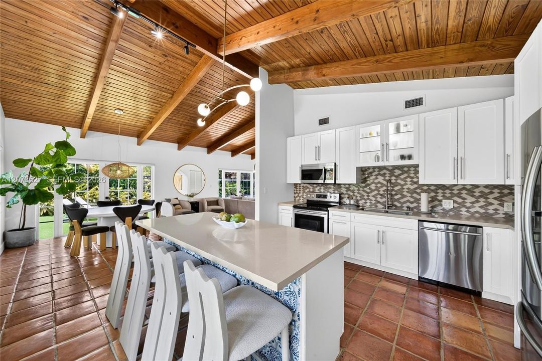 En Venta: $875,000 (3 camas, 3 baños, 2017 Pies cuadrados)