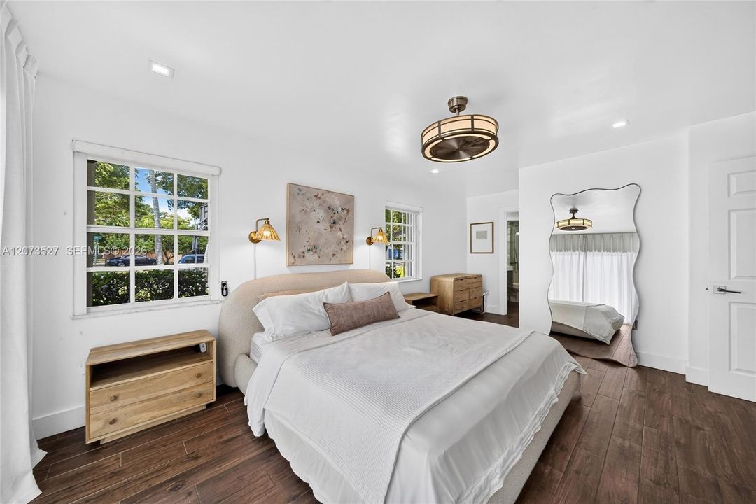 En Venta: $875,000 (3 camas, 3 baños, 2017 Pies cuadrados)