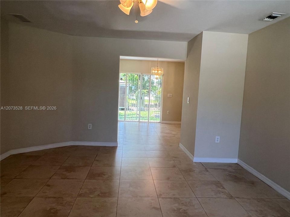 For Sale: $565,000 (3 beds, 2 baths, 1318 Square Feet)