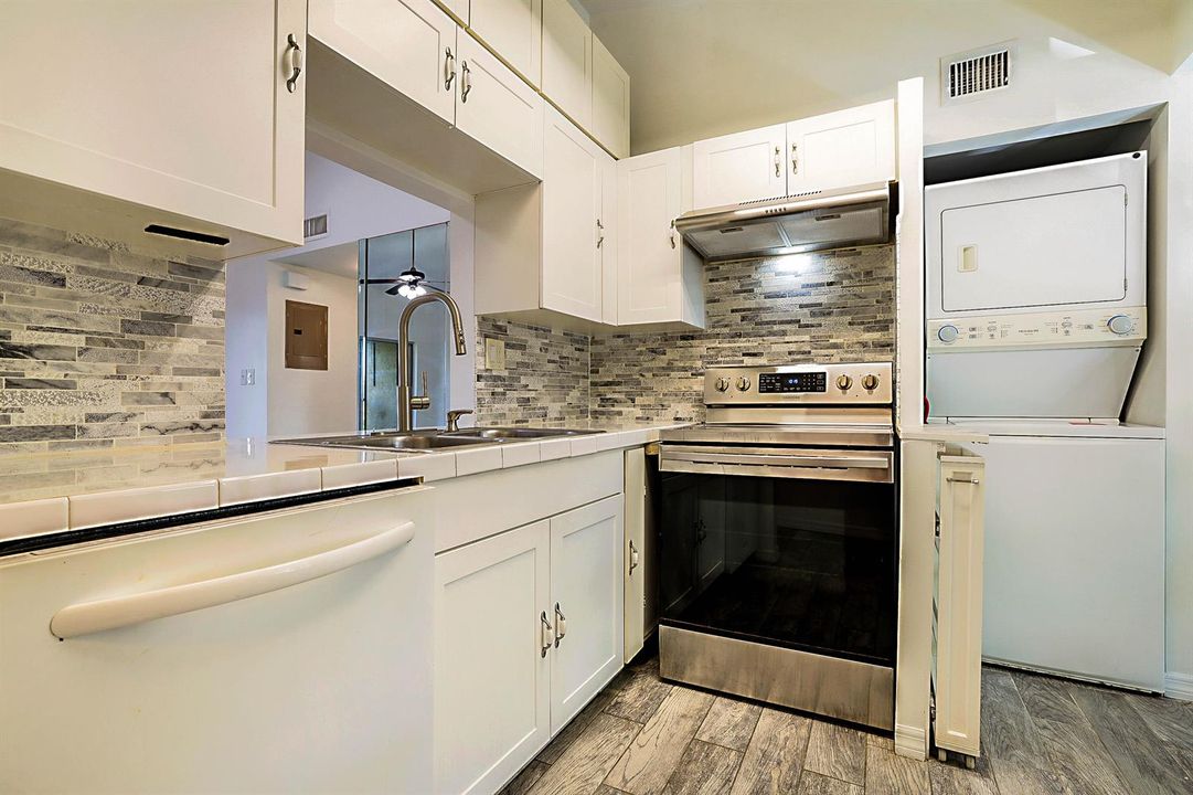 719 Gardens Dr. Unit 206-21