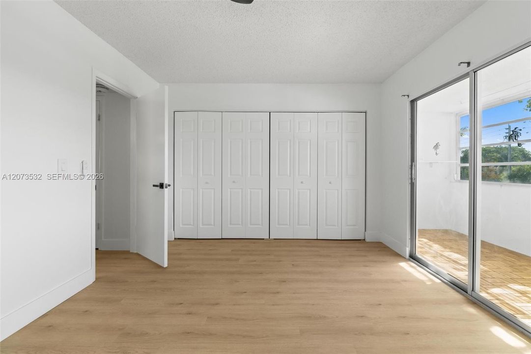 For Sale: $93,000 (1 beds, 1 baths, 585 Square Feet)