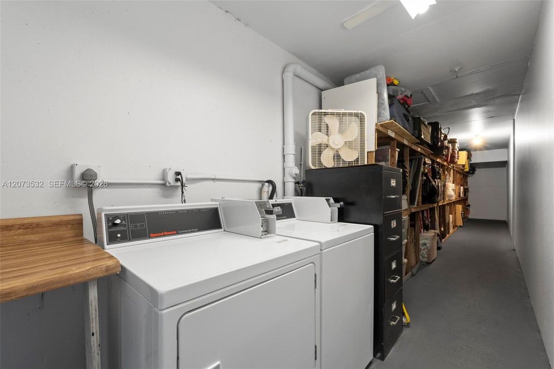 For Sale: $93,000 (1 beds, 1 baths, 585 Square Feet)