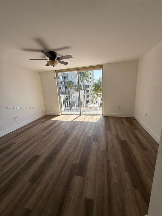 В аренду: $2,350 (2 спален, 2 ванн, 899 Квадратных фут)