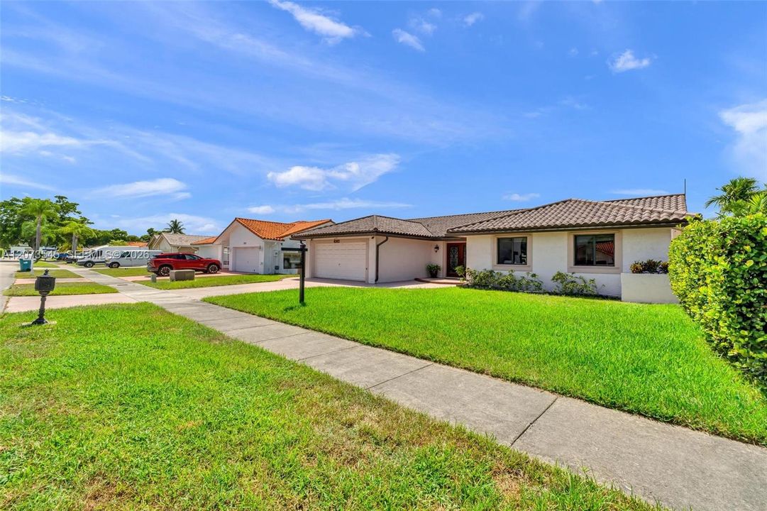 For Sale: $779,000 (3 beds, 2 baths, 1925 Square Feet)