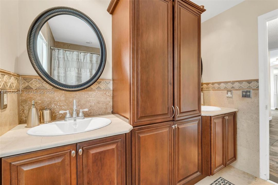 For Sale: $779,000 (3 beds, 2 baths, 1925 Square Feet)