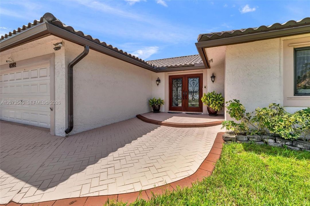 For Sale: $779,000 (3 beds, 2 baths, 1925 Square Feet)
