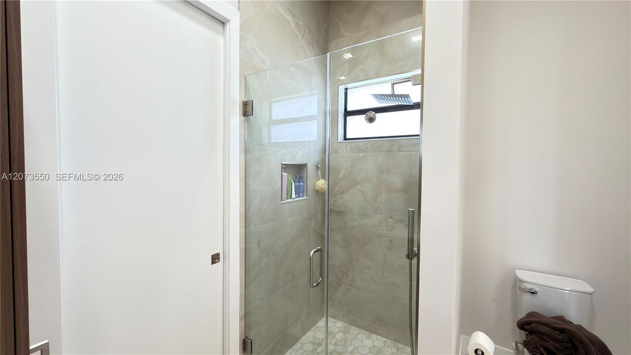 For Sale: $1,474,900 (3 beds, 2 baths, 2560 Square Feet)