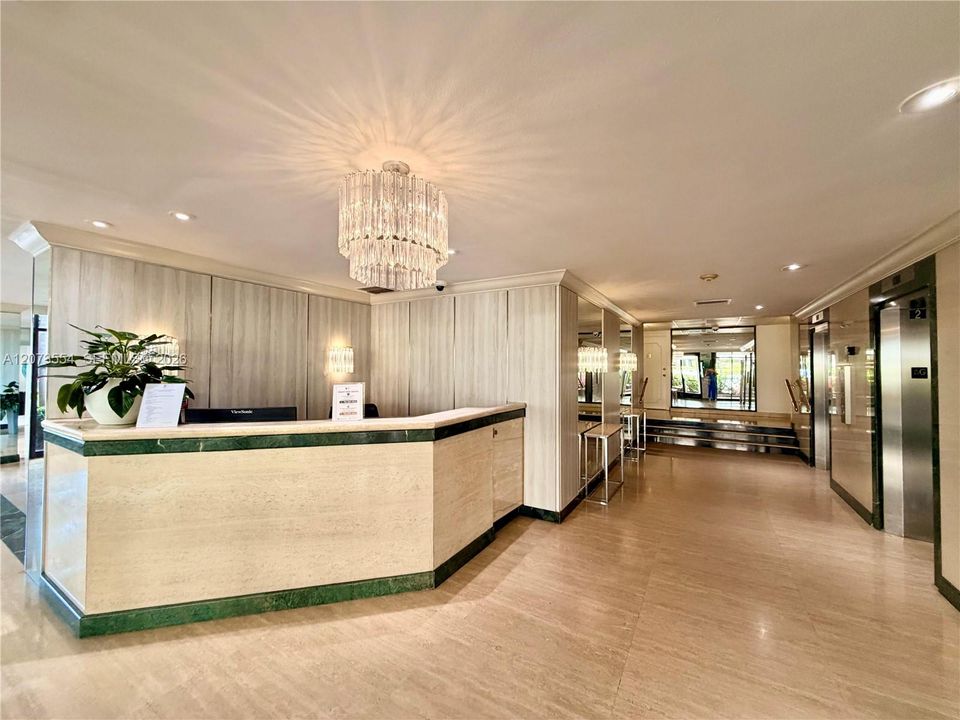 For Sale: $375,000 (1 beds, 1 baths, 787 Square Feet)