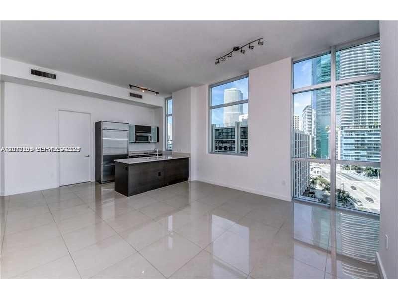 For Rent: $4,650 (2 beds, 2 baths, 1100 Square Feet)