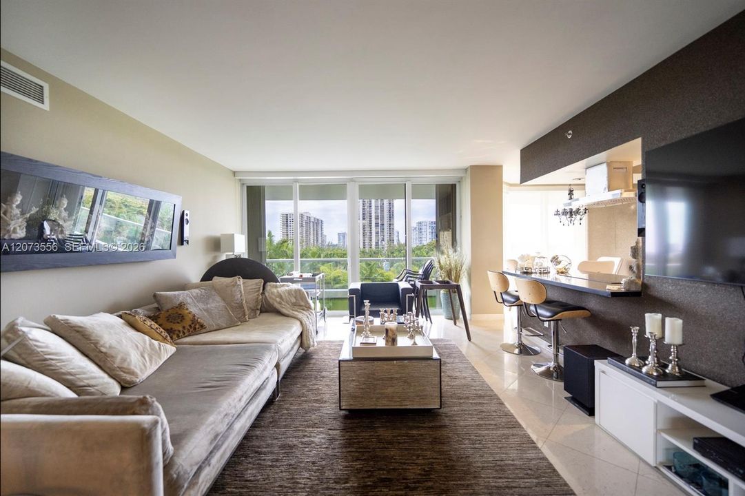 For Rent: $7,500 (3 beds, 2 baths, 1580 Square Feet)