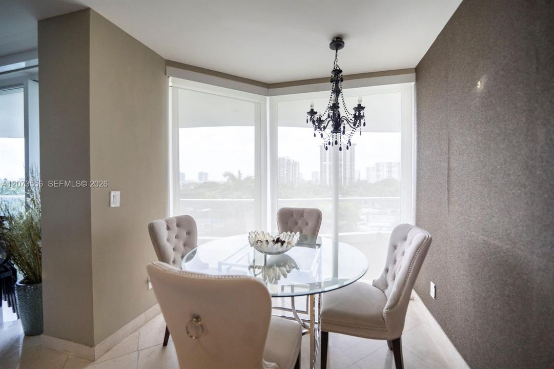 For Rent: $7,500 (3 beds, 2 baths, 1580 Square Feet)
