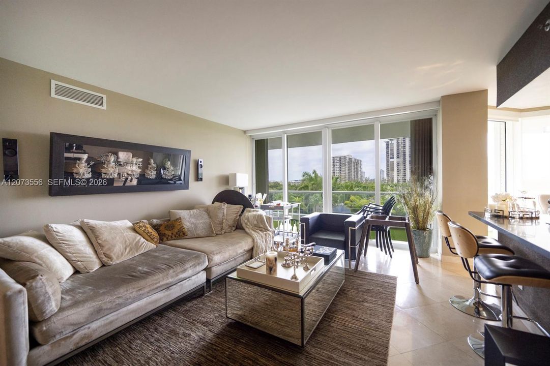 For Rent: $7,500 (3 beds, 2 baths, 1580 Square Feet)