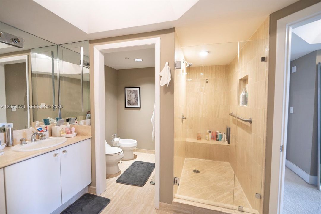 For Rent: $7,500 (3 beds, 2 baths, 1580 Square Feet)