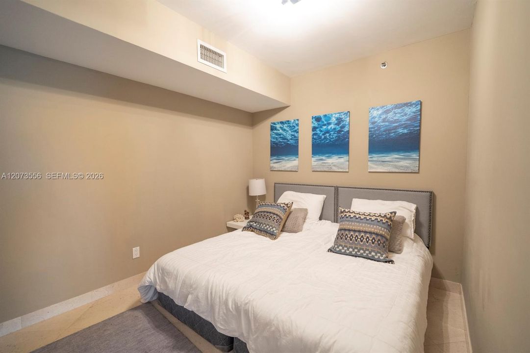 For Rent: $7,500 (3 beds, 2 baths, 1580 Square Feet)